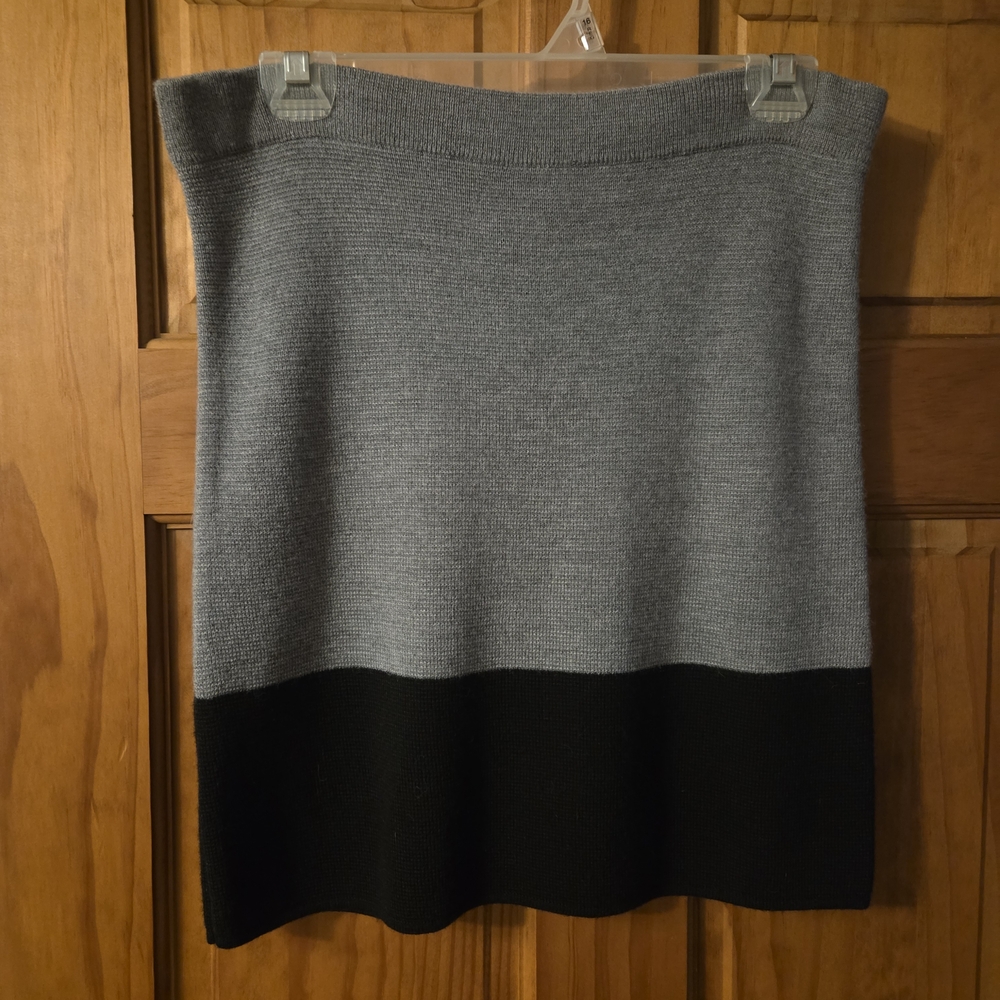 LOFT Gray and Black Colorblock Pencil Skirt